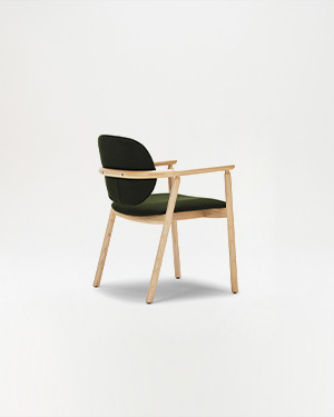 The Clara Armchair is a blend of classic elegance and modern comfort.CLARA KOLTUK